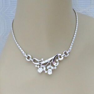 Vintage Trifari Silver Plated Rhinestone Choker Sparkly Necklace Swirl Design